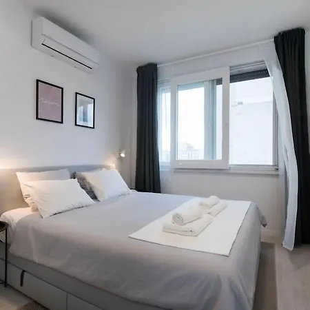 Urban Arcadia Apartment *