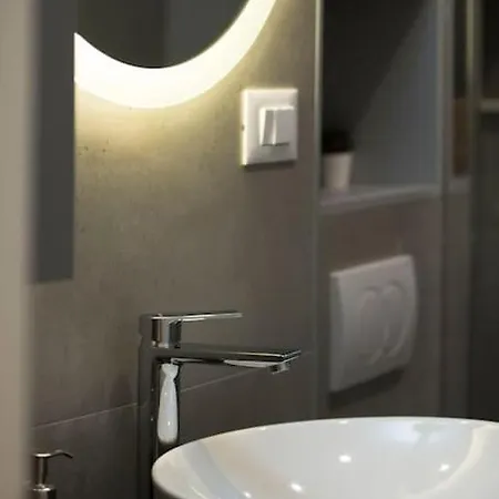 Urban Arcadia Apartment Split