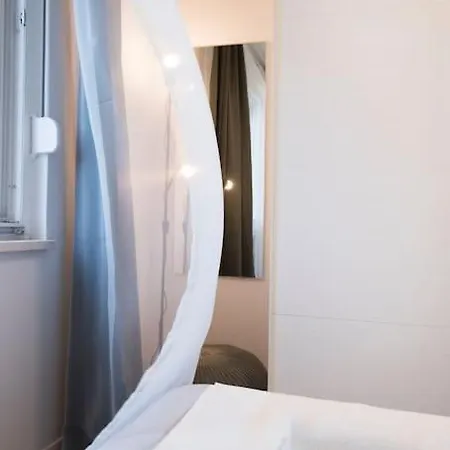 Urban Arcadia Apartment Split